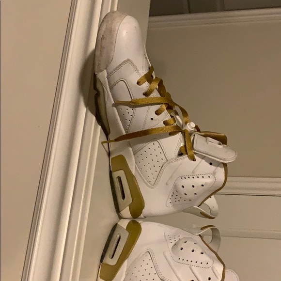 Jordan 6 Retro Golden Moments - Picture 2 of 7
